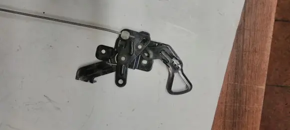 Ford Ranger Tailgate lock latch 056468168