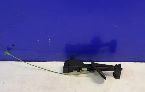 Volvo S60 Fuel cap release pull handle 31278861