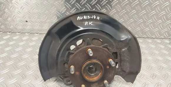 Toyota Auris E180 Front wheel hub