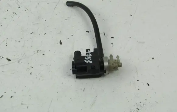 Audi A4 S4 B6 8E 8H Valve vacuum 1J0906627B