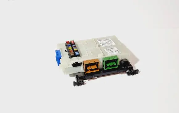 Ford Mondeo MK IV Fuse module 7G9T14A073DB 7G9T14A073 LTQF01125TP