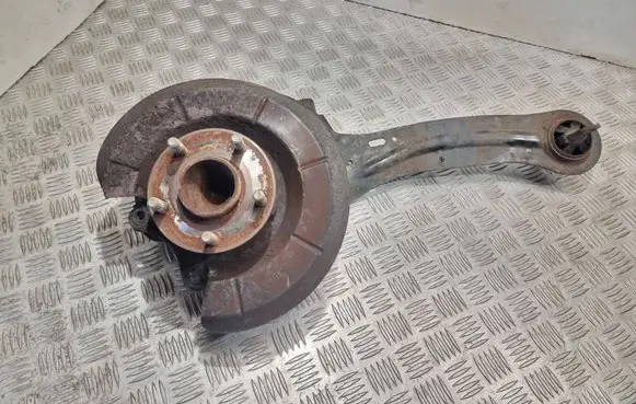Ford Focus Rear wheel hub K7lra