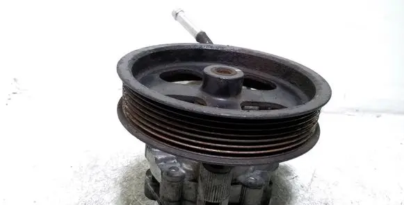 Toyota Avensis T250 Power steering pump 12180