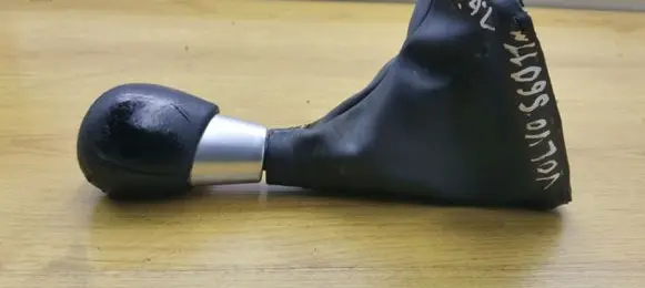 Volvo S60 Gear lever shifter trim leather/knob
