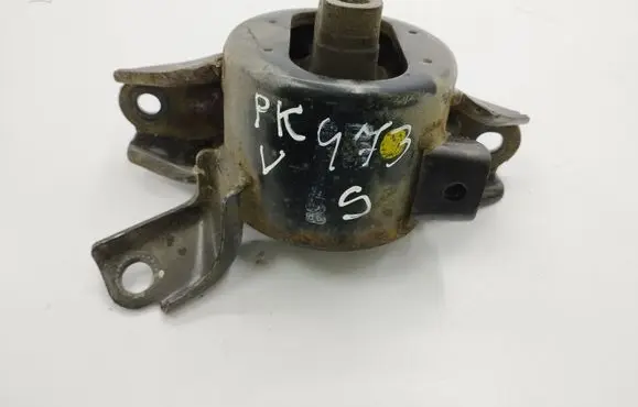 Hyundai Veloster Engine mount bracket 218321R100