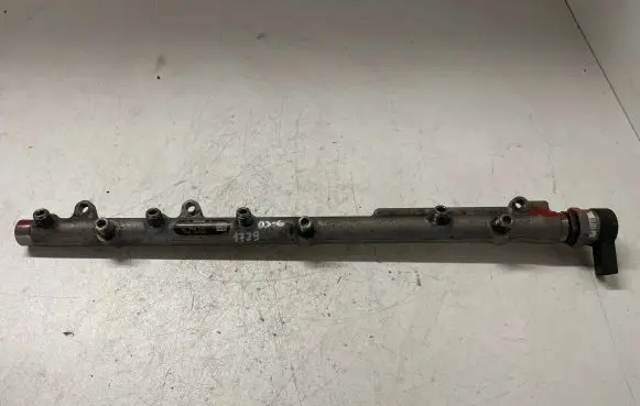 BMW X3 E83 Fuel main line pipe 7795514 A6110780449