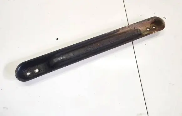 Radiator mount bracket