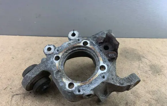 BMW 7 E65 E66 Rear wheel hub spindle/knuckle 6763120 33326763120 33326757766