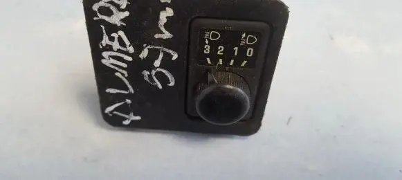 Nissan Almera Headlight level height control switch 684910N000