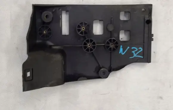 Land Rover Range Rover Sport L320 Battery tray DWM500021