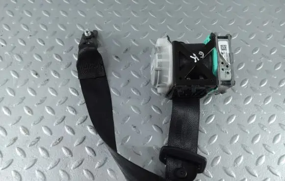Audi A8 S8 D4 4H Rear seatbelt 4H0857805F