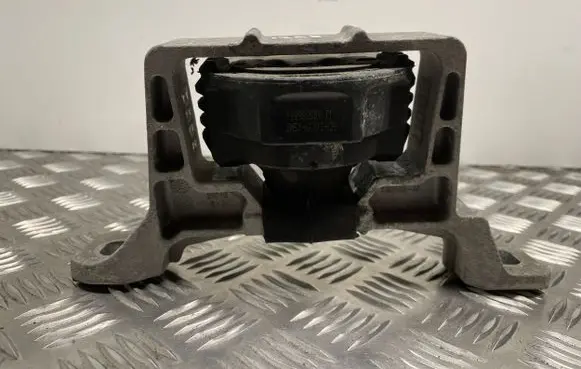 Engine mount bracket