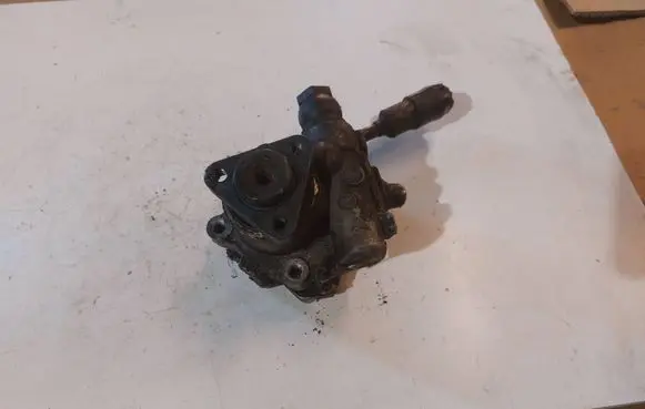 Audi A4 S4 B6 8E 8H Power steering pump 8E0145155 7693955108