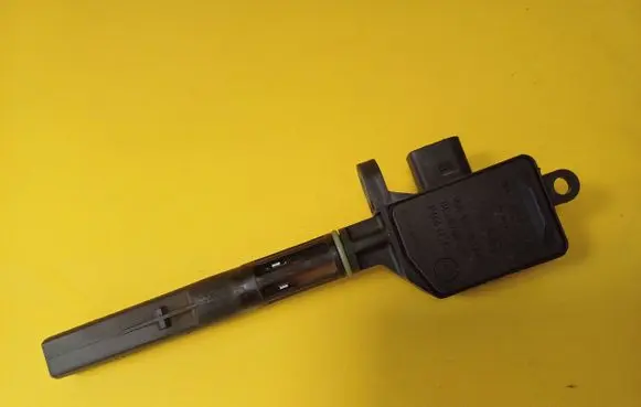 Volkswagen Polo IV 9N3 Oil level sensor 045907660D