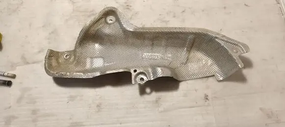 Dacia Sandero III Exhaust heat shield 747618673R