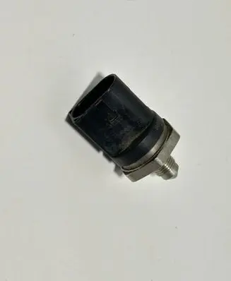Audi A4 S4 B9 8W Fuel pressure sensor 06H906051K 44902