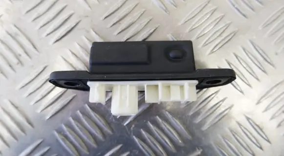 Toyota C-HR I Tailgate opening switch 84840F4020