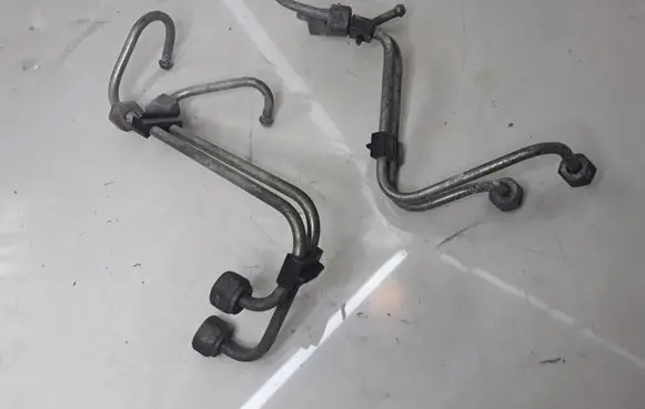 Renault Laguna I Fuel injector supply line/pipe 