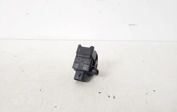 Mercedes-Benz E W213 Airbag deployment crash/impact sensor A2139051300