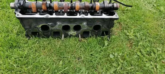 Nissan Primera Engine head 