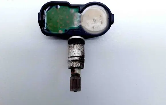 Nissan Qashqai Tire pressure sensor 407006WY0B
