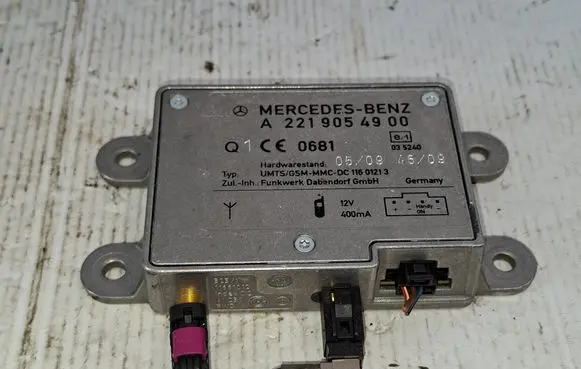 Mercedes-Benz CLS C219 Aerial antenna amplifier A2219054900