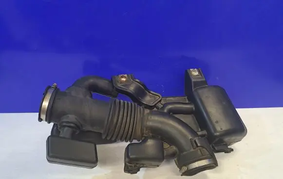 Lincoln Navigator Intake resonator 9L749F805AC 7L149F805A