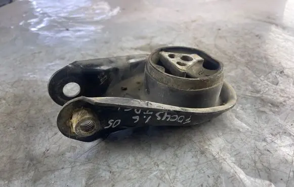 Ford Focus Gearbox mount 4m516p082g
