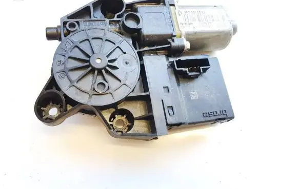 Renault Megane III Front door window regulator motor 807301396r 0130822478