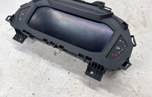 Audi Q3 F3 Speedometer (instrument cluster) 83A920800B 2000309 1992820261