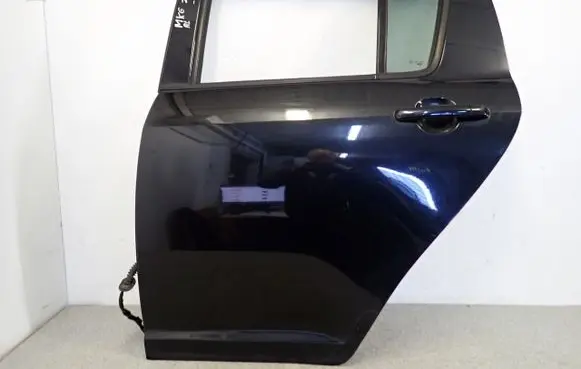 Suzuki Swift I Rear door 