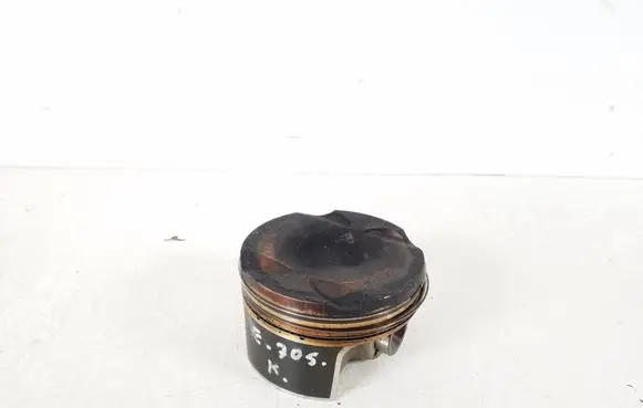 Mercedes-Benz C W205 Piston with connecting rod A1770300800