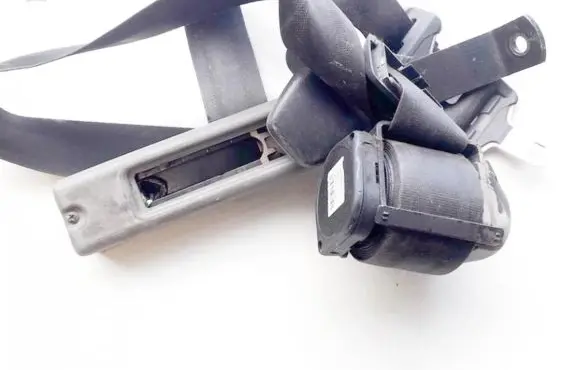 Volkswagen II LT Rear seatbelt