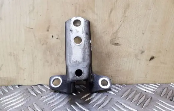 Peugeot 4007 Front door upper hinge