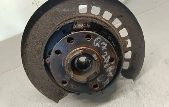 Audi Q7 4L Rear wheel hub