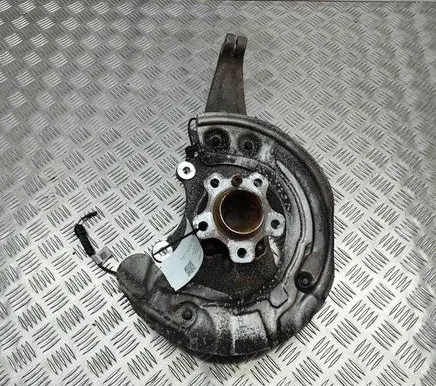 BMW 5 G30 G31 Front wheel hub 6861798