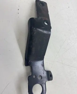 Nissan Juke I F15 Engine mounting bracket 8201C13534