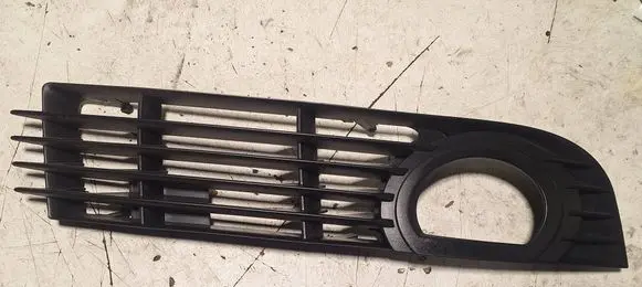 Audi A8 S8 D3 4E Front fog light trim/grill 4E0807682AC 4E0807682