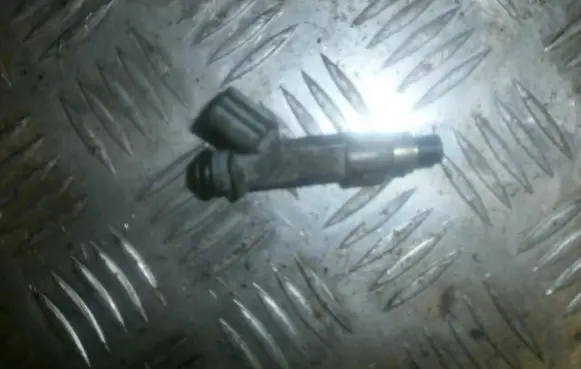 Toyota Aygo AB10 Fuel injector 2325000010