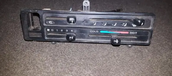 Nissan Prairie Climate control unit