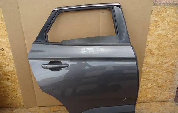 Opel Grandland X Rear door