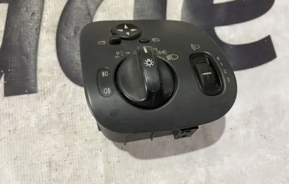 Mercedes-Benz C W203 Light switch A2035450604 2035450604