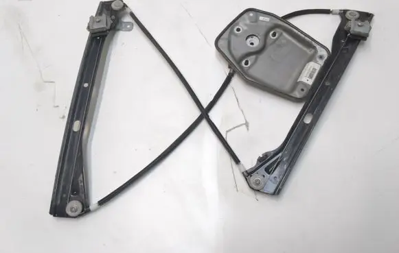 Volkswagen Golf V Front door window regulator with motor 1K4837401S