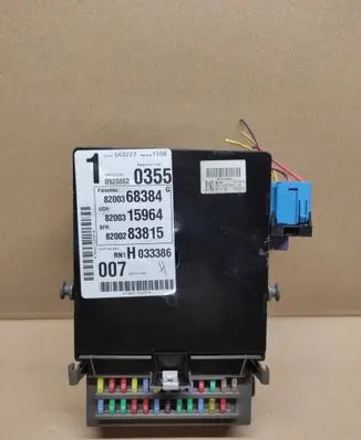Renault Espace - Grand espace IV Fuse module 8200315964 8200368384 8200283815