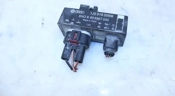 Volkswagen Polo V 6R Fan control module 1J0919506M