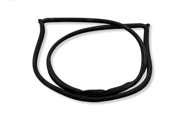 Volkswagen Touareg I Engine compartment rubber