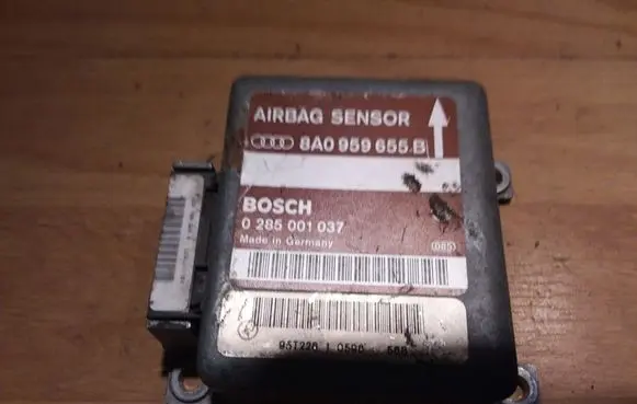 Audi A4 S4 B5 8D Airbag control unit/module 8A0959655B 0285001037