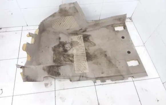 Mercedes-Benz B W245 Front floor carpet liner A1696804540