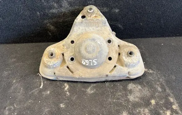 Volkswagen PASSAT B5.5 Coil spring mount 