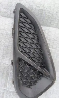Ford Fiesta Front bumper lower grill C8L6C